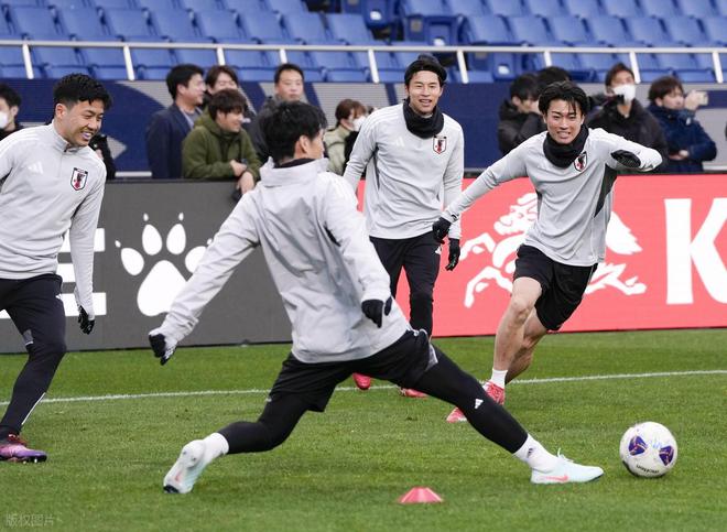 东亚杯-安永佳破门中国香港男足1-6卫冕冠军日本队(东亚杯日本男足名单)